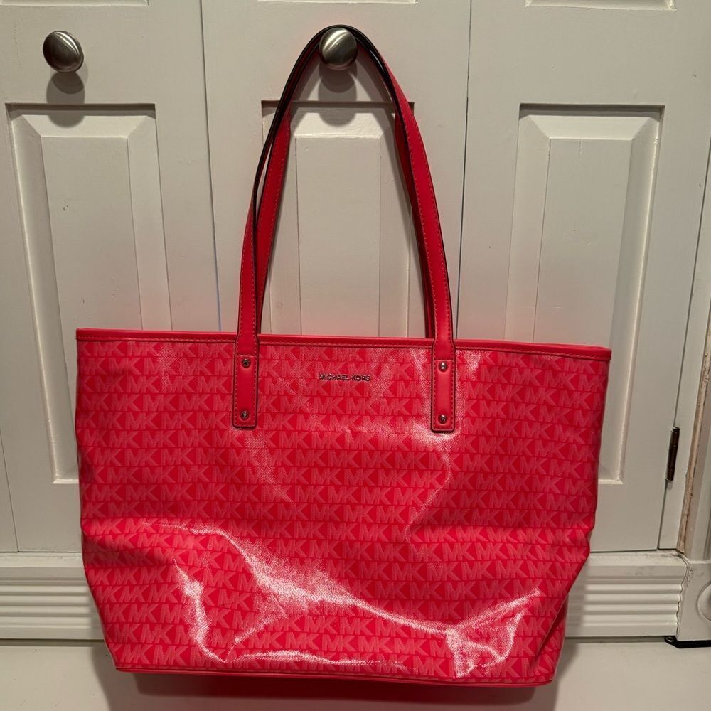 NWT Authentic Michael Kors Carter Large Pink Monogram Tote in Geranium